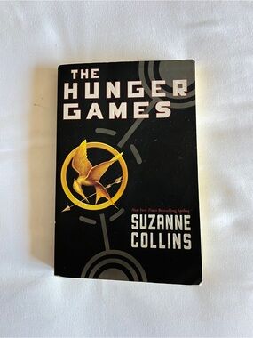 Scholastic The Hunger Games Book Paperback 2008 English Edition 7.5"x5"
